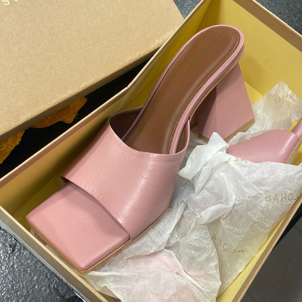 Alohas Heels